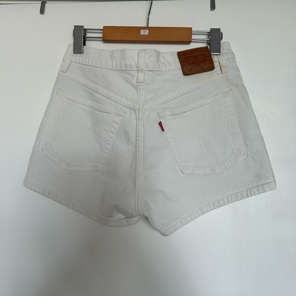 Levi’s shorts - Picture 2 of 3